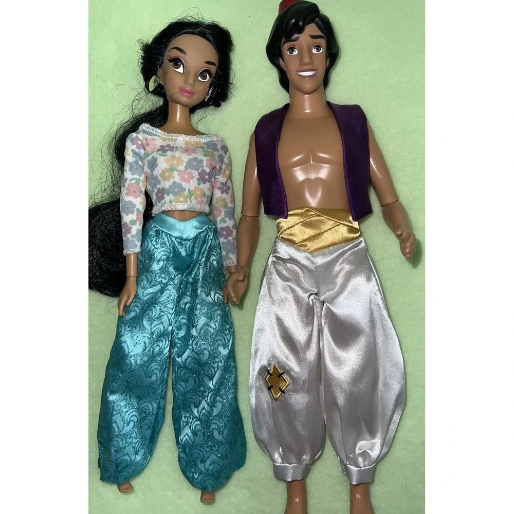 Jasmine & Aladdin Disney Store Original Dolls(6/b58)